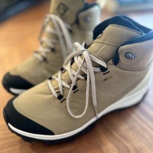 Salomon Hiking High Tops Tan and Black Hiking Boots